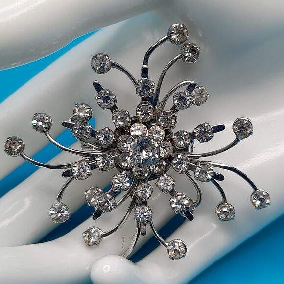Vintage 1950s Rhinestone Brooch Bridal Wedding Snowflake Clear Pinwheel Silver - Picture 4 of 10
